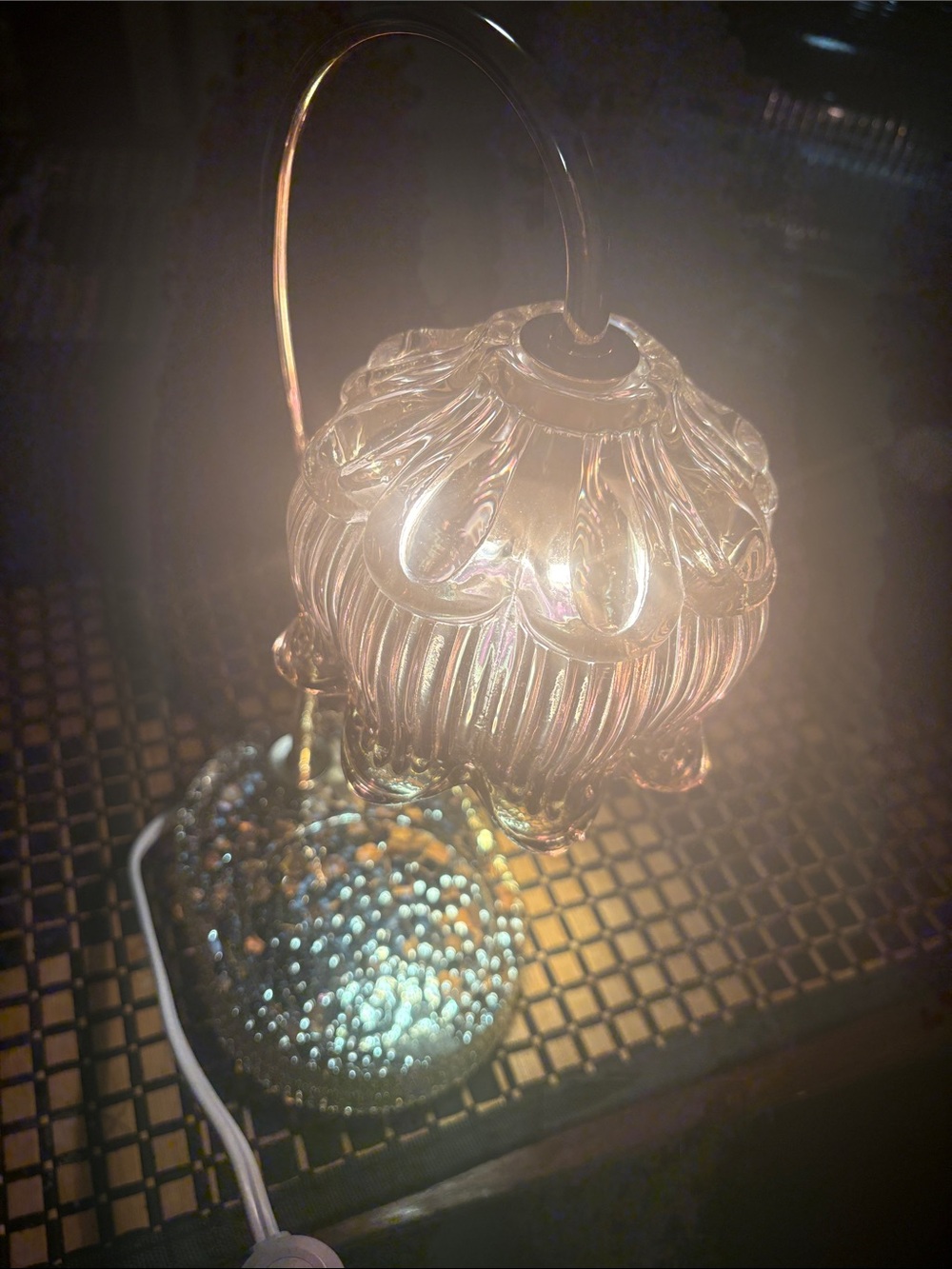 Vintage-Inspired Iridescent Glass Table Lamp - Unbranded - Pink